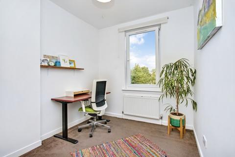 1/6 Loganlea Loan, Edinburgh, EH7 6NH