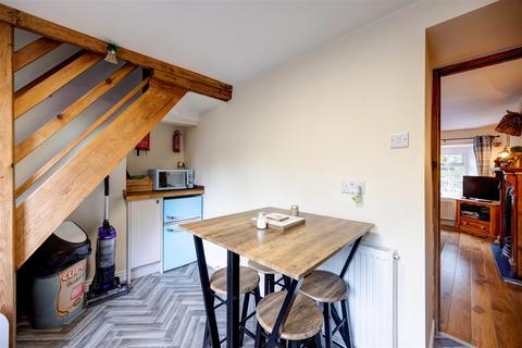 2, Railway Cottages Back Gate, Ingleton, Carnforth, LA6 3BJ