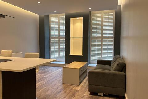 3 bedroom apartment to rent, St. Anns Square, Manchester M2