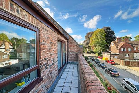 2 bedroom apartment for sale, Willow Tree Road, Hale