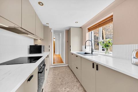 51 Cranbrook Road, London, SE8 4EJ
