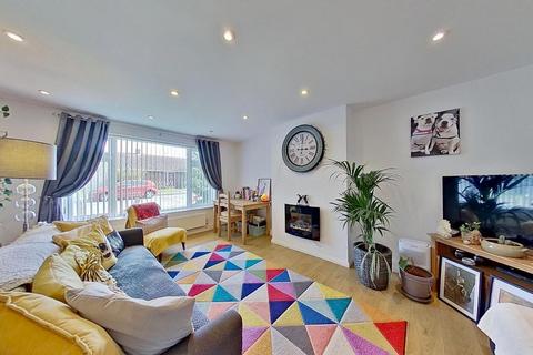 1 bedroom ground floor flat for sale, Swalecliffe Court Drive, Swalecliffe, Whitstable, CT5 2LZ