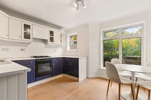 3 bedroom house to rent, Seagrave Road, London
