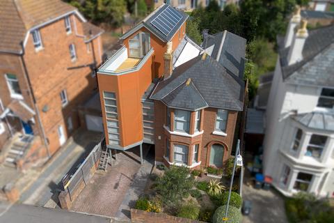 4 bedroom house for sale, Whitstable Road, Canterbury