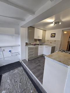 3 bedroom terraced house to rent, Grangewood Avenue, Rainham RM13