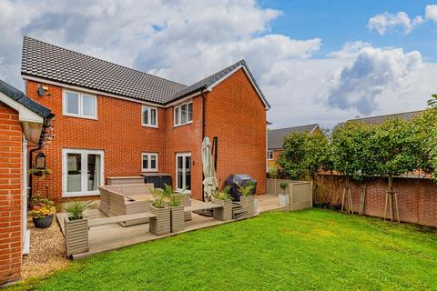 undefined, Heol Bennett, Cardiff CF3