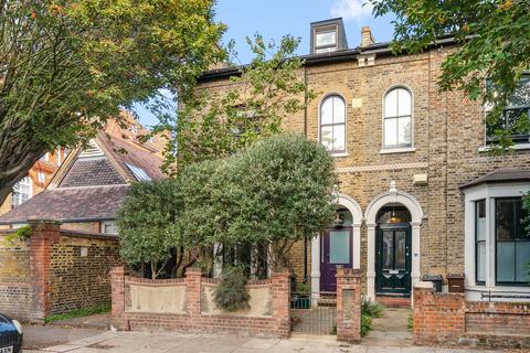 16 Elrington Road, London, E8 3BJ