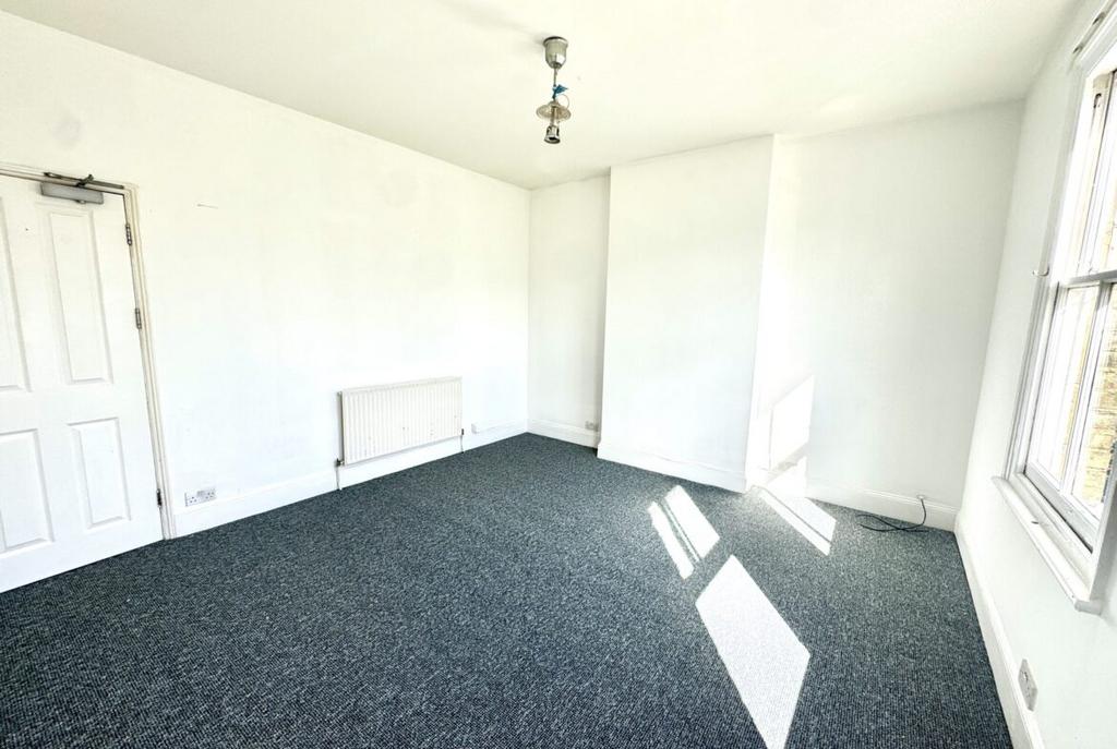 Apartment in London - View 3
