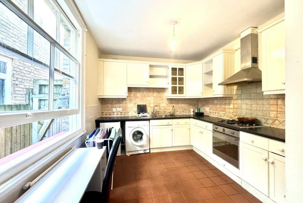 Apartment in London - View 4