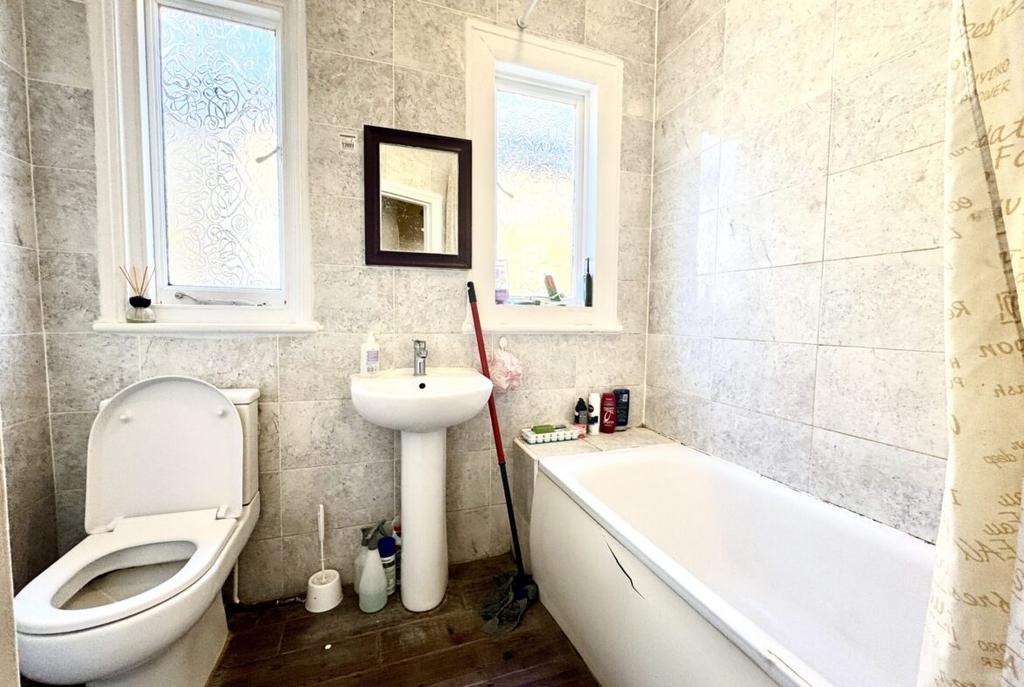 Apartment in London - View 5