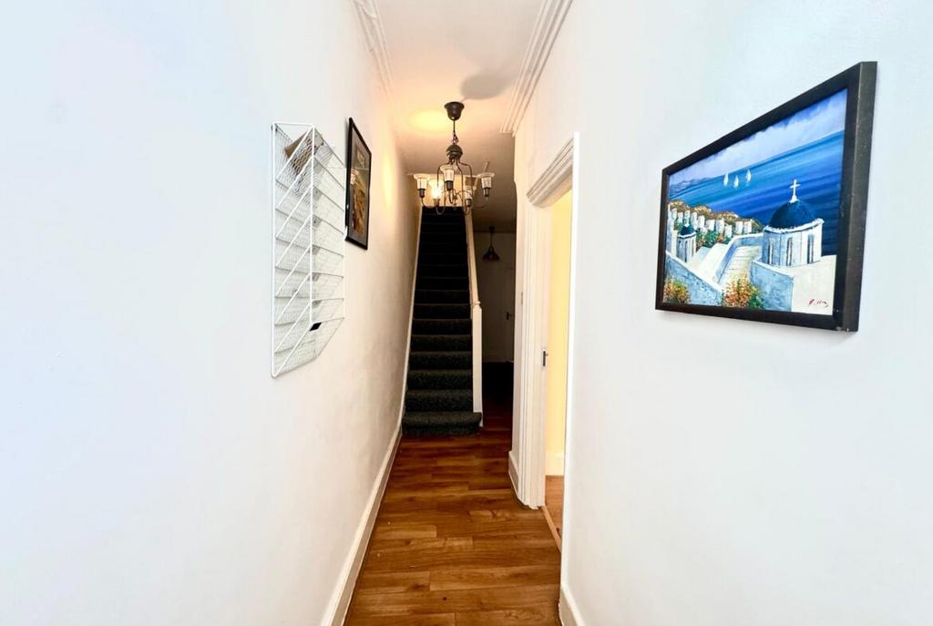 Apartment in London - More