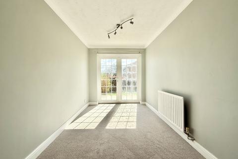 3 bedroom terraced house for sale, Warren Walk, Ferndown, Dorset