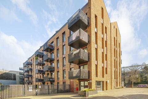 2 bedroom apartment for sale, Wild Flower Gardens, London, E3