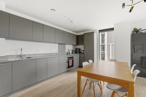 3 bedroom apartment for sale, Malt House, Barley Lane, London, E15