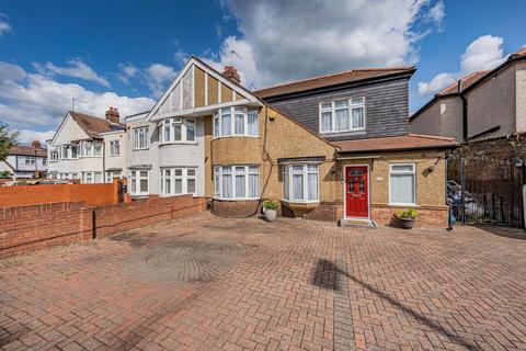 4 bedroom semi-detached house for sale, Twickenham Road, Isleworth, TW7