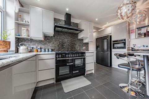 4 bedroom semi-detached house for sale, Twickenham Road, Isleworth, TW7