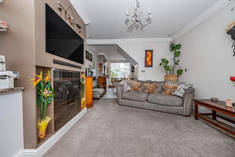 4 bedroom semi-detached house for sale, Twickenham Road, Isleworth, TW7