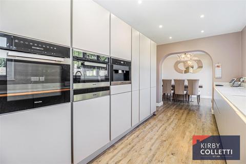 undefined, Roselands Avenue, Hoddesdon, Hertfordshire