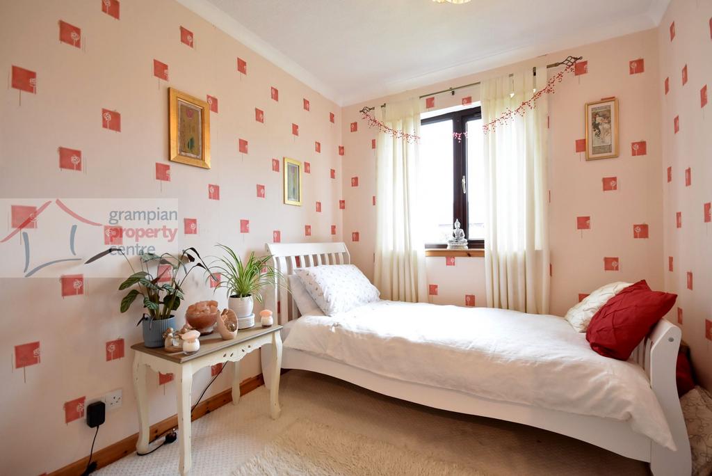 Ground Floor Bed 1 .JPG