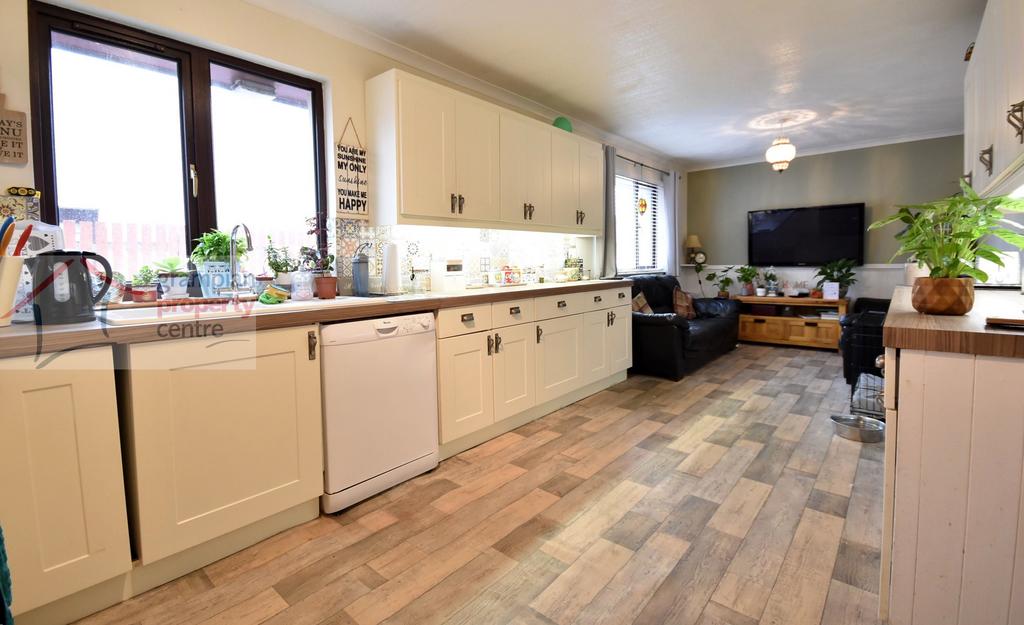 Kitchen .JPG