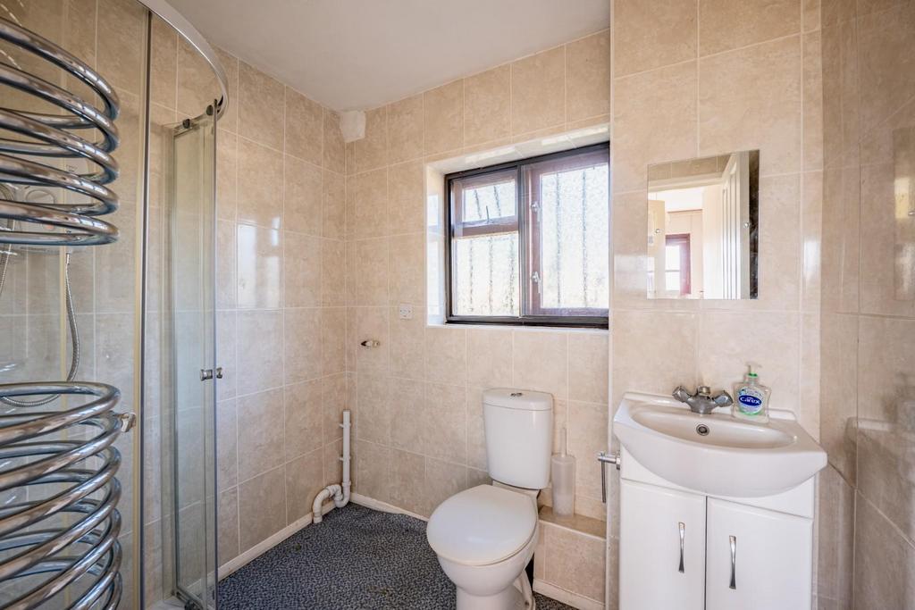 Shower room.jpg