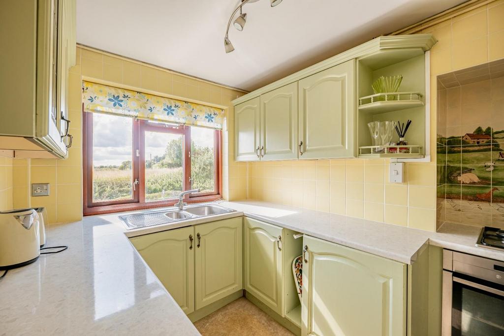 Kitchen 3.jpg