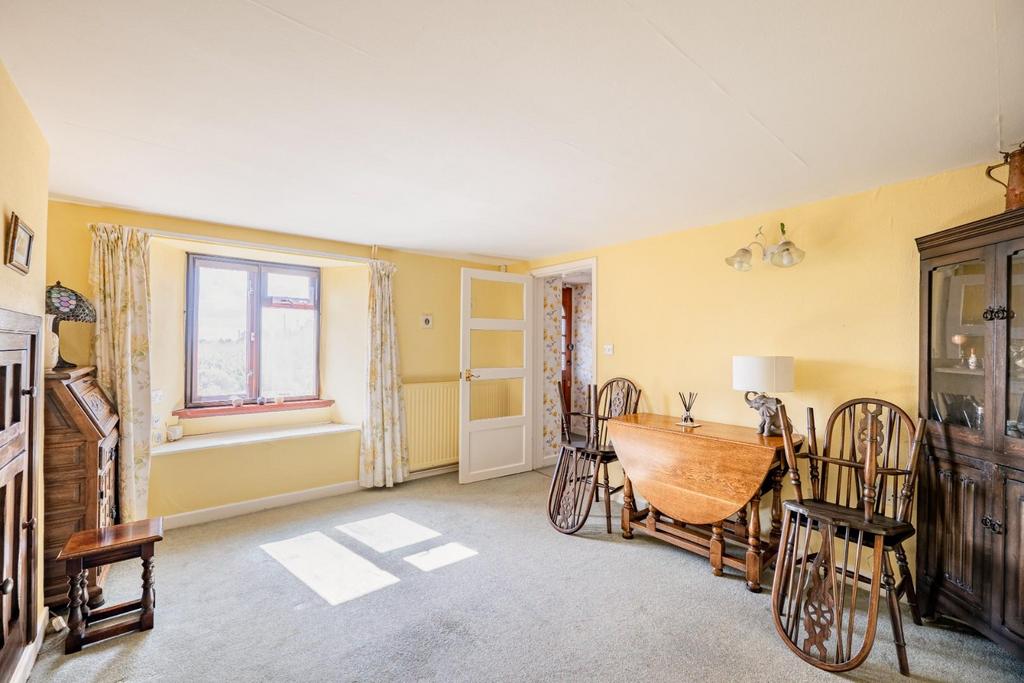 Dining room.jpg