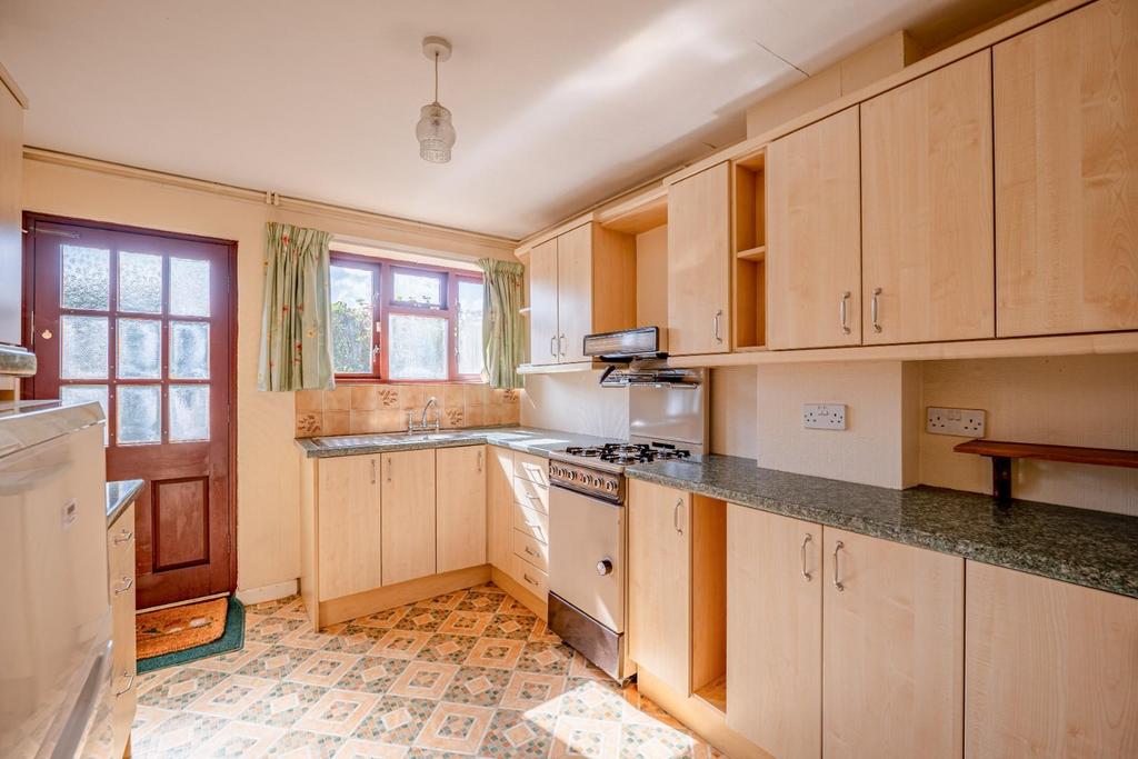 Kitchen 1.jpg