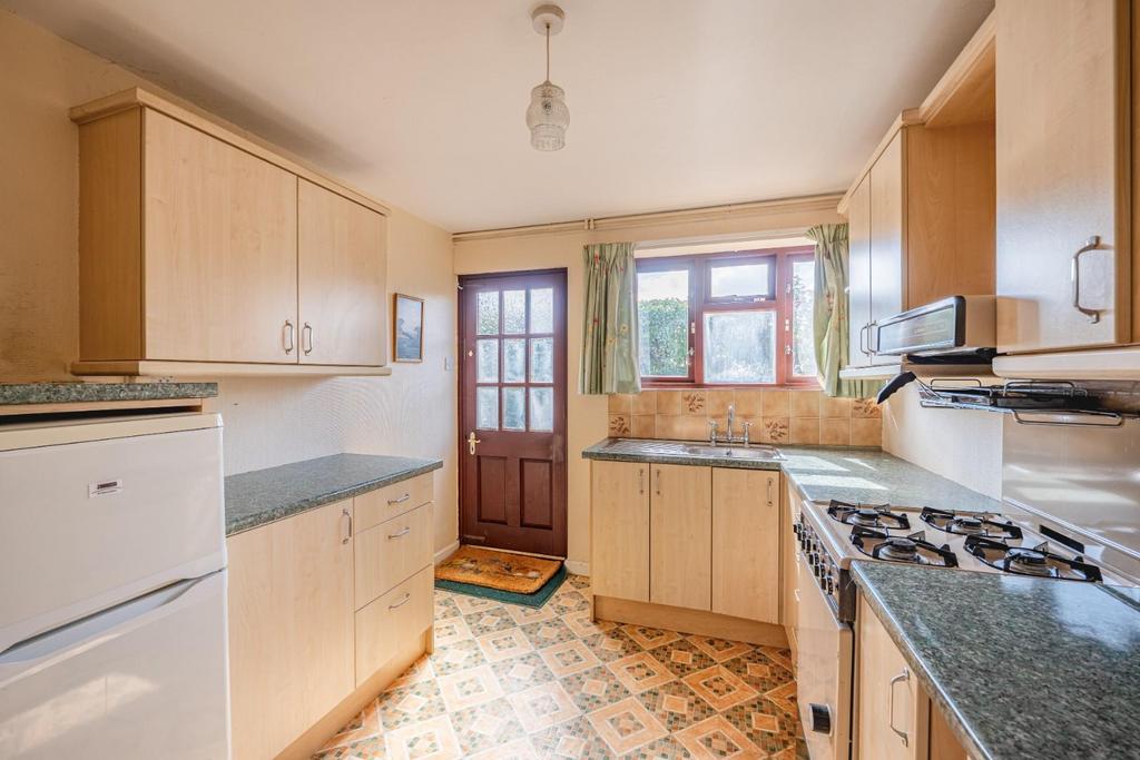 Kitchen 2.jpg