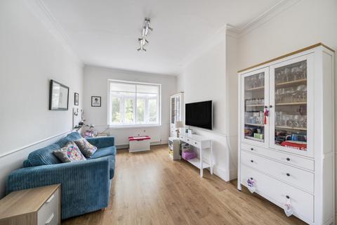 3 bedroom flat for sale, Stanmore Hill, Stanmore HA7