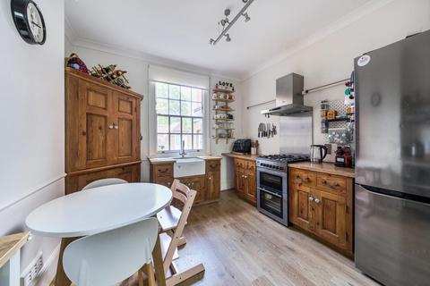 3 bedroom flat for sale, Stanmore Hill, Stanmore HA7