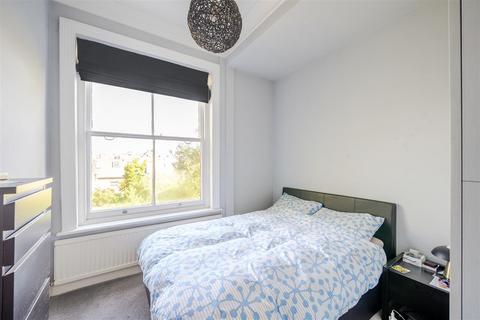 2 bedroom flat for sale, Compayne Gardens, South Hampstead NW6