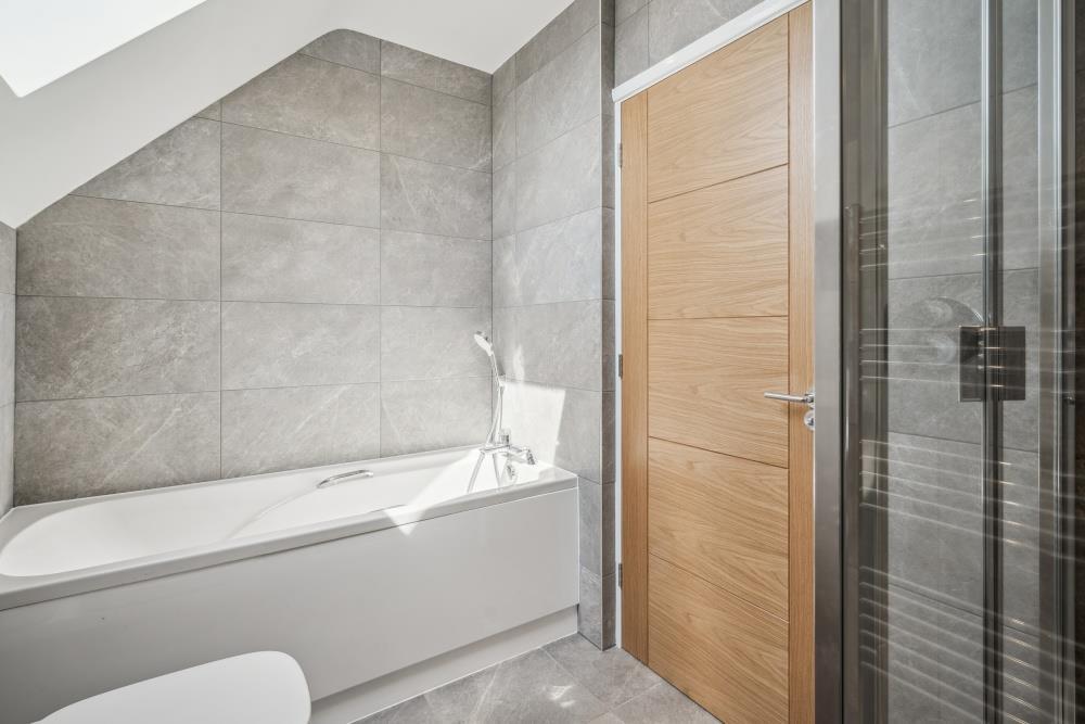 DSC06271-84f8cb47d4f3d0a852fe9a384cf16627 - 800px.