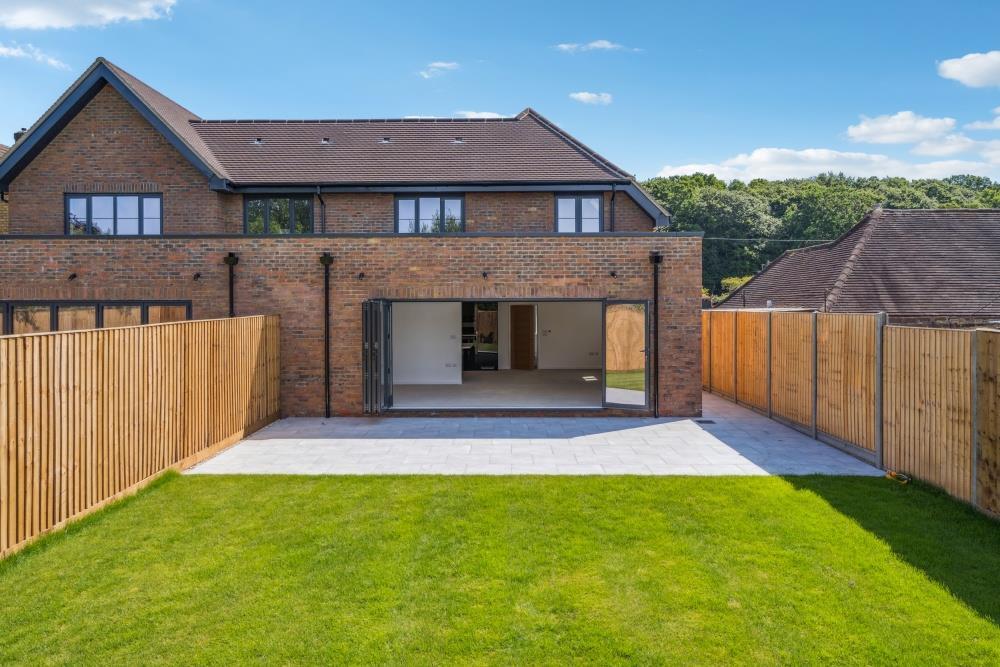 DSC06226-dd548017f84e745316fd4f4c17df2855 - 800px.