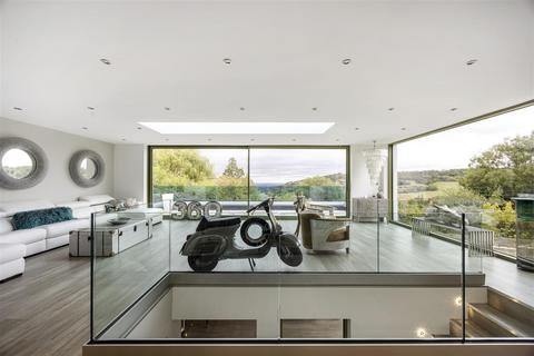 undefined, Cleeve Hill, Cheltenham