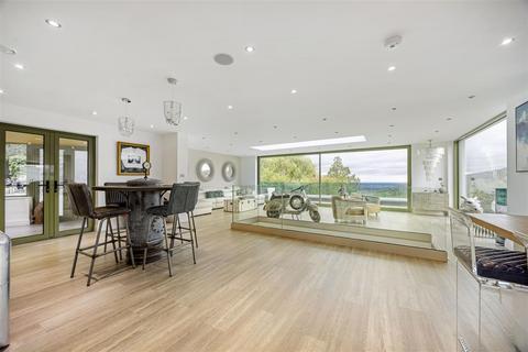 undefined, Cleeve Hill, Cheltenham