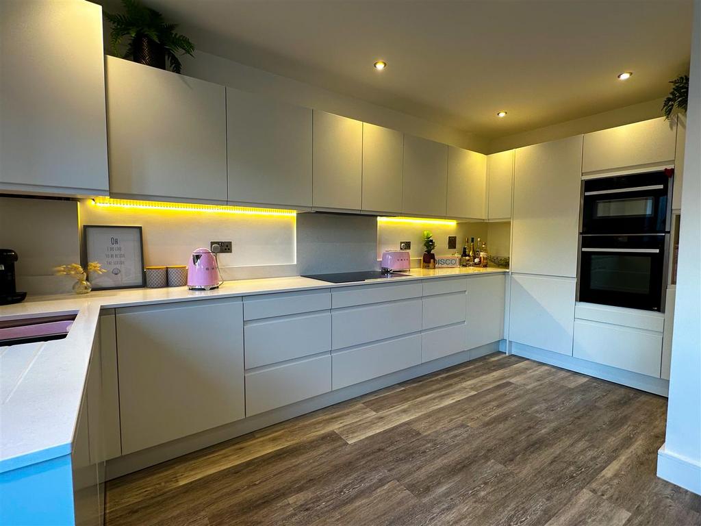 F7 B0 AF01-F959-4 AFD-9 BB8-84 E097 DAC50 C.jpeg