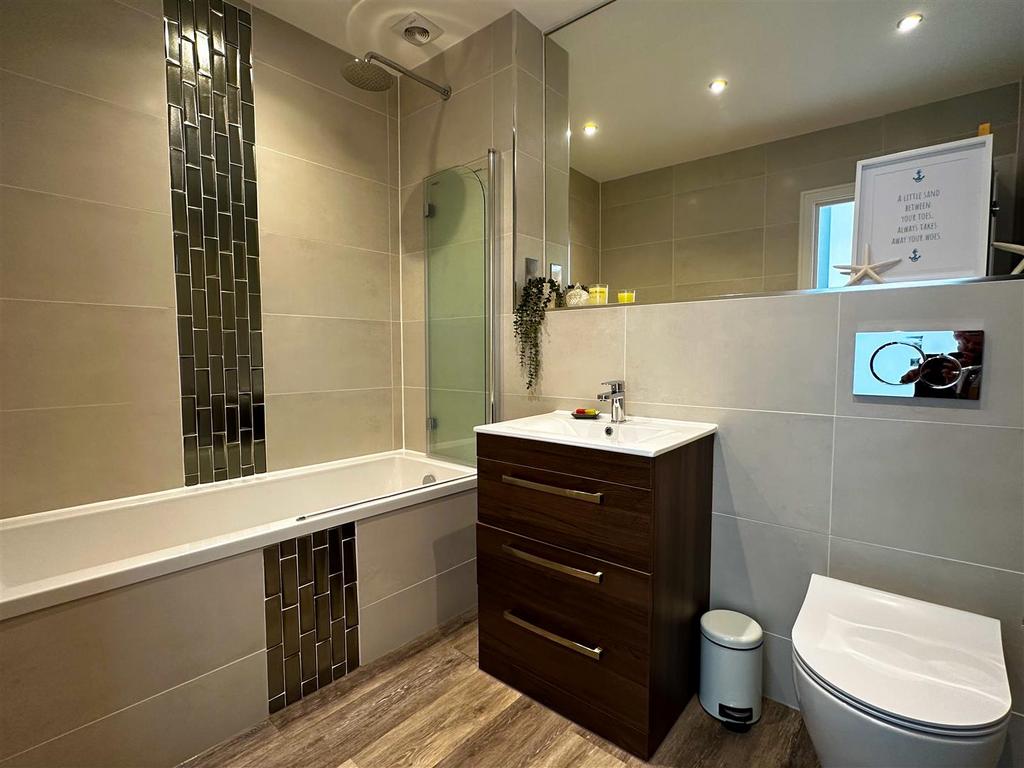 3 E363 F56-2 AF1-456 A-9 CD9-87757 C6 EF1 F9.jpeg