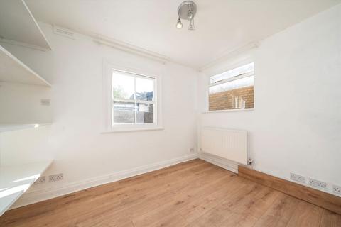 2 bedroom flat for sale, Pavilion Parade, London W12