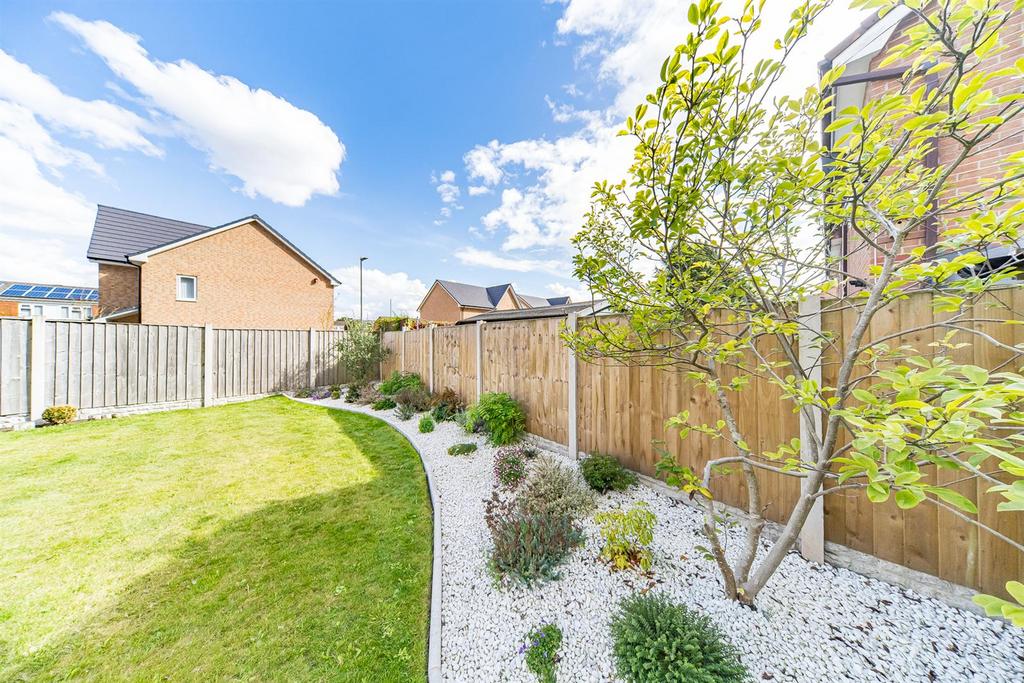 42-Berrywood-Drive-37.jpg