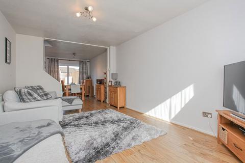 4 bedroom detached house for sale, Sussex Drive, Banbury, OX16 1UR
