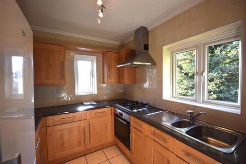 2 bedroom maisonette to rent, Hexham Gardens, Isleworth, TW7