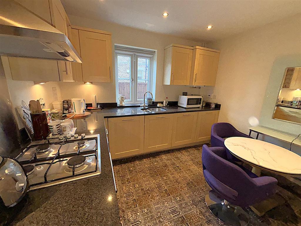 Fitted kitchen