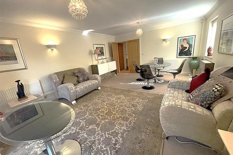 2 bedroom flat for sale, Woodview, 4 South Hill Road, Bromley
