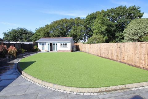 4 bedroom detached house for sale, Seafields Road, Holland on Sea, CO15