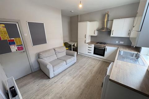 1 bedroom in a house share to rent, Autumn Street, Hyde Park, Leeds, LS6 1RH