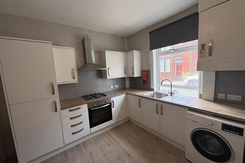 1 bedroom in a house share to rent, Autumn Street, Hyde Park, Leeds, LS6 1RH