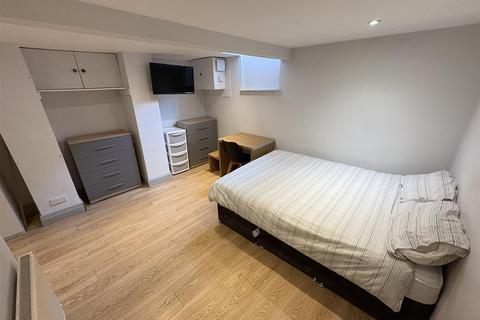 1 bedroom in a house share to rent, Autumn Street, Hyde Park, Leeds, LS6 1RH