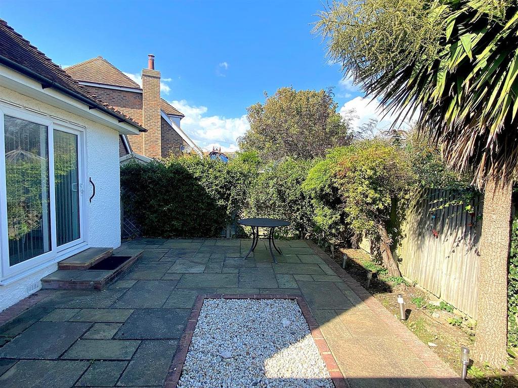 1 Bedford Ave - Patio.jpg