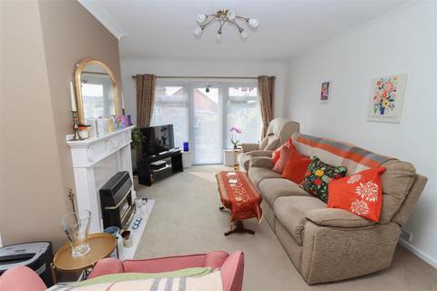 4 bedroom semi-detached house for sale, Chantry Drive, Wideopen